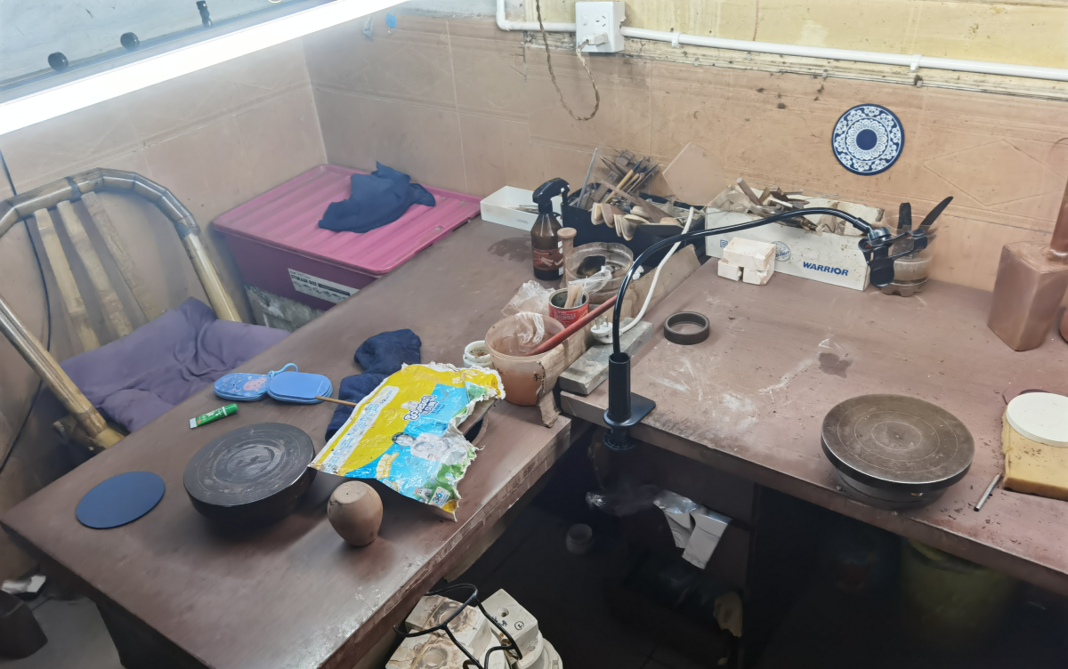 Real-case-of-using-purple-clay-teapot