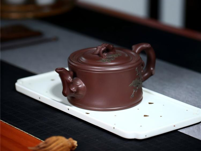 chinese yixing clay teapot for gifting 1