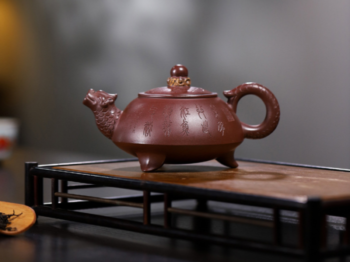 chinese yixing clay teapot for tea enthusiasts 2