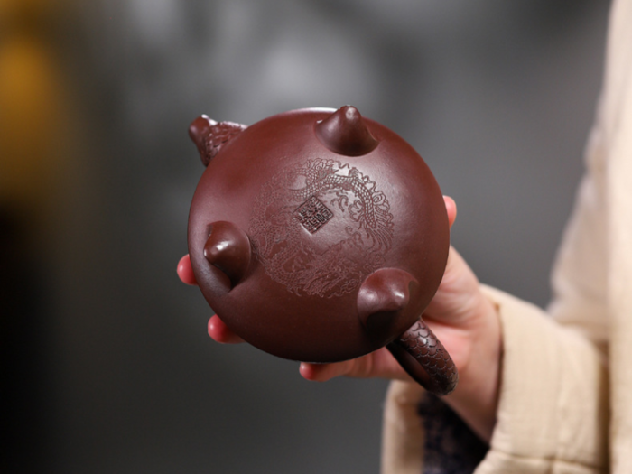 chinese yixing clay teapot for tea enthusiasts 4