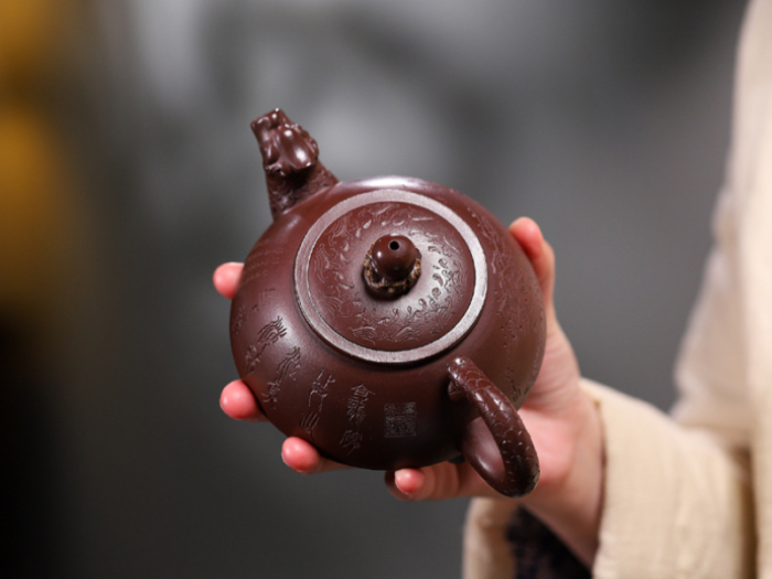 chinese yixing clay teapot for tea enthusiasts 5