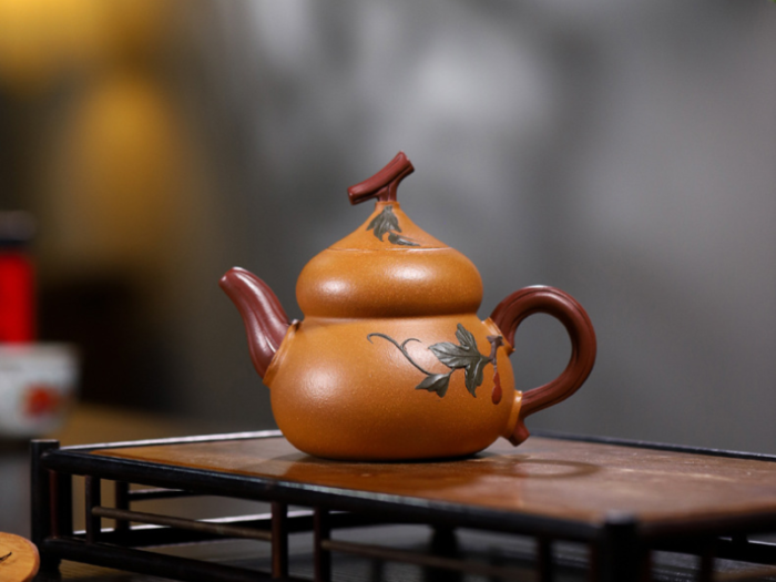 chinese yixing clay teapot with unique patterns 2