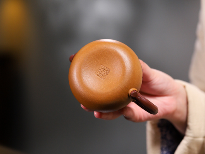chinese yixing clay teapot with unique patterns 3