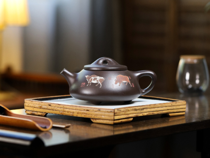 chinese yixing clay teapot with unique patterns 5