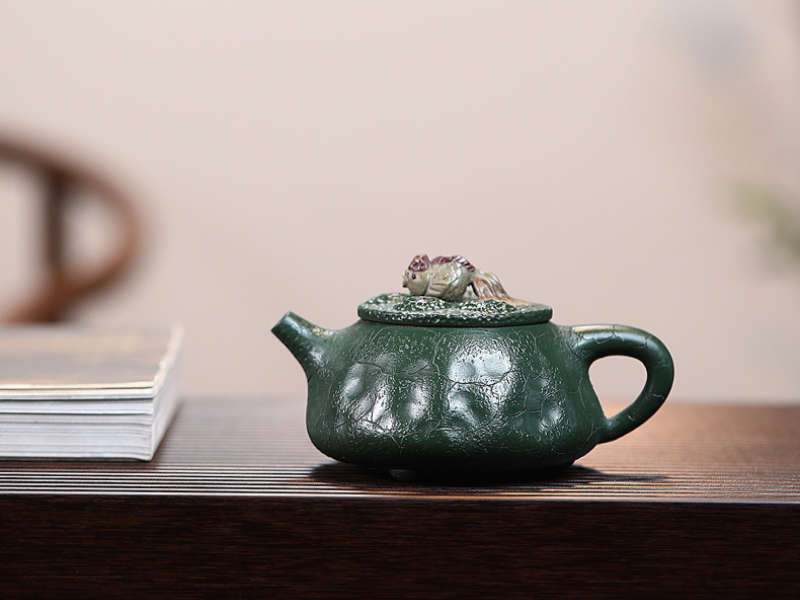 chinese teapot and cups 2