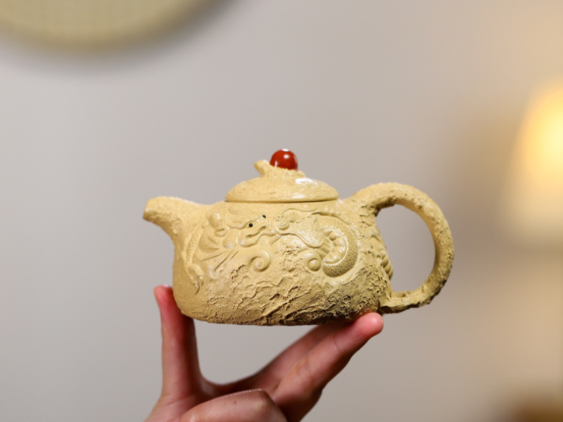 chinese teapot and cups with modern aesthetics 1