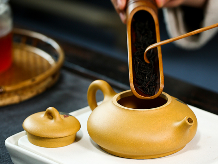 chinese yixing zisha teapot for tea masters 2