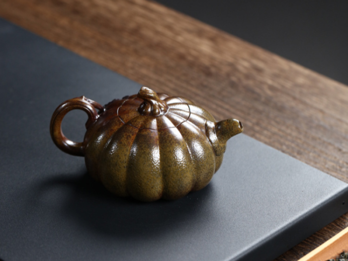 traditional chinese tea set with artistic craftsmanship 3