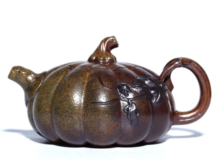 traditional chinese tea set with artistic craftsmanship 4